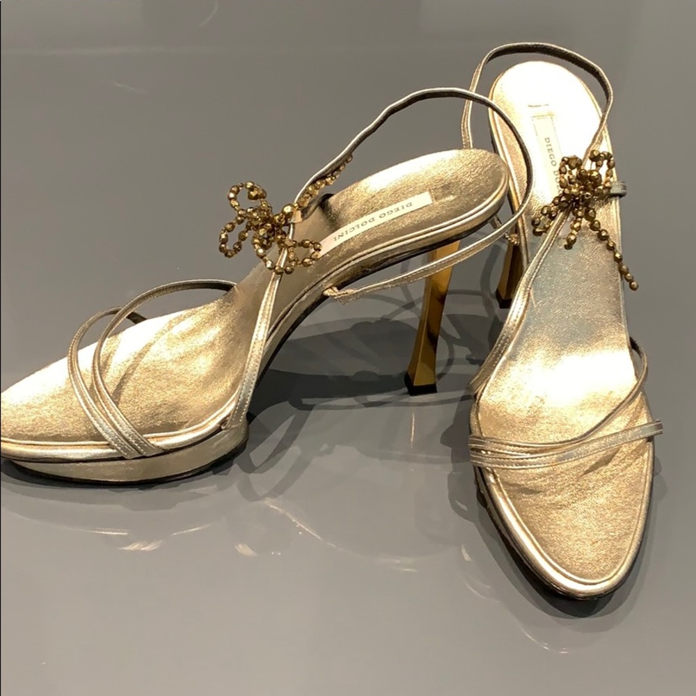 Diego Dolcini metallic platform heels!